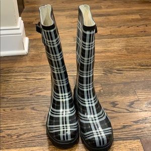 Rain boots